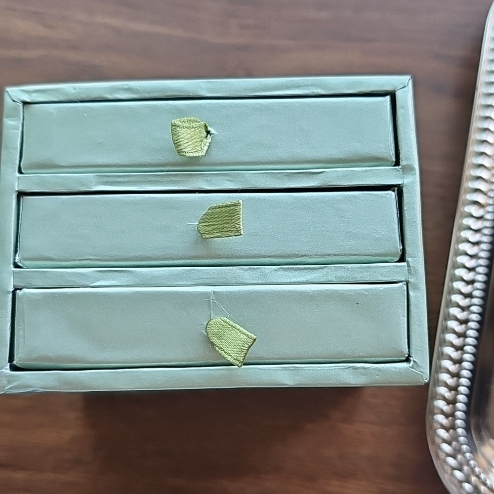 New Cassie's Make-Me-Up Cabinet By Pop Beauty - Green - Picture 3 of 9